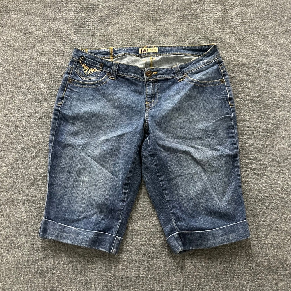 L.E.I. Denim Shorts Womens Size 16 Blue Sophia Hiphugger Embroidered Bermuda